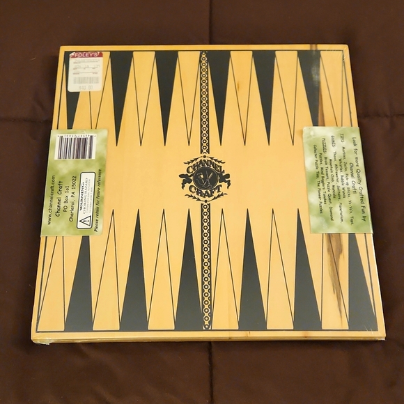 Brand New Classic Checkers & Backgammon board game - Picture 2 of 3